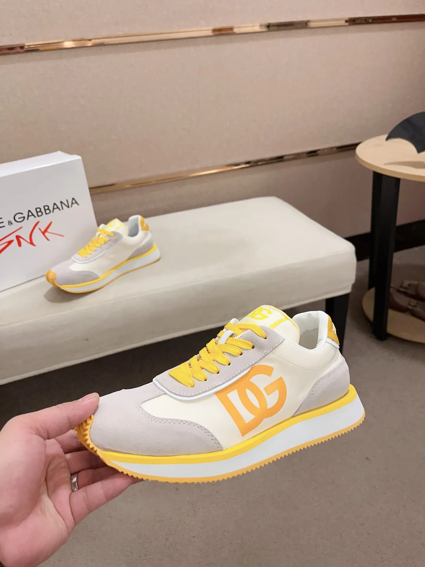 Factory price: 420💰Counter quality, [Proud] DG's latest casual, original quality men's shoes🤠Imported top layer💕Soft sheepskin lining [Proud] In terms of materials and workmanship, it beats all versions on the market💕Highest quality shipments Real photos🎬😇❤Fabrics and imported rubber materials highlight the unique charm of the brand😘The shoelaces are also original custom-made👻Classic lace-up shoes are very comfortable on the feet , code number 38-44 (45.46 can be customized)